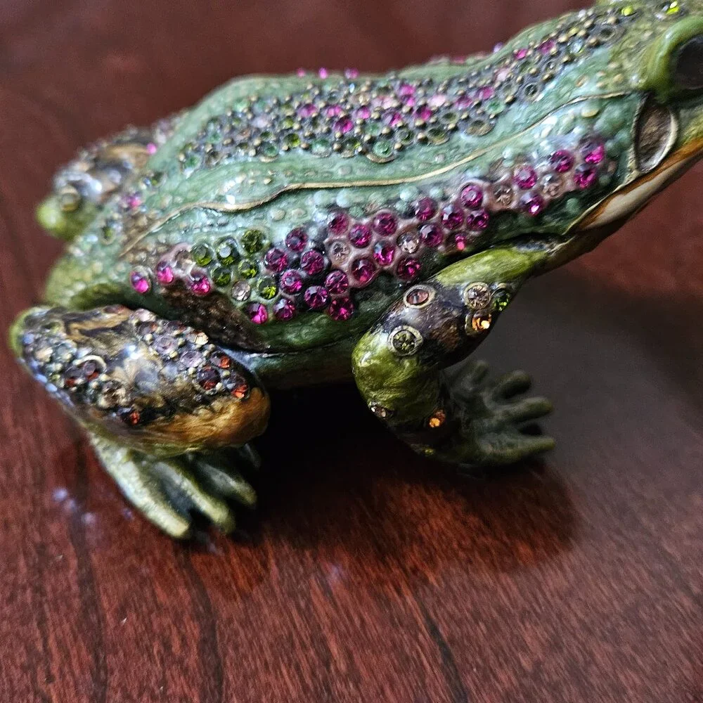 RARE JAY STRONGWATER DARJEELING FROG CRYSTAL ENAMEL DESK CLOCK OBJET FIGURINE